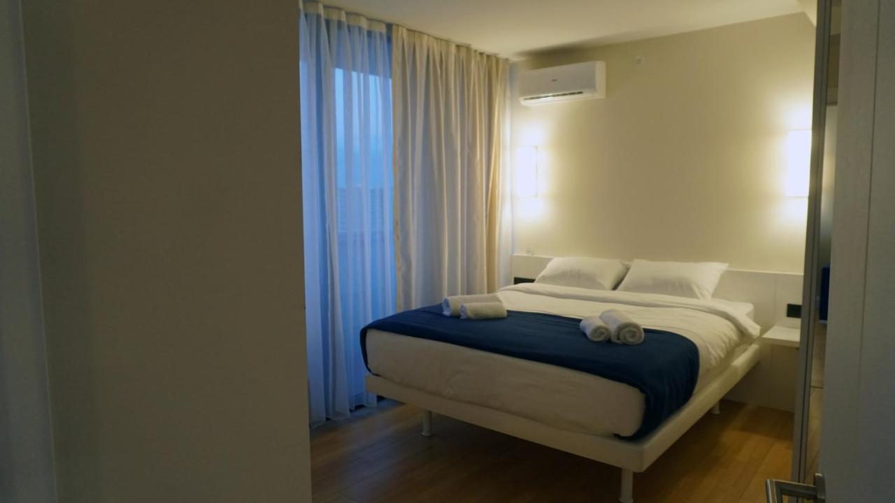 Trip Batumi Aparthotel Екстериор снимка