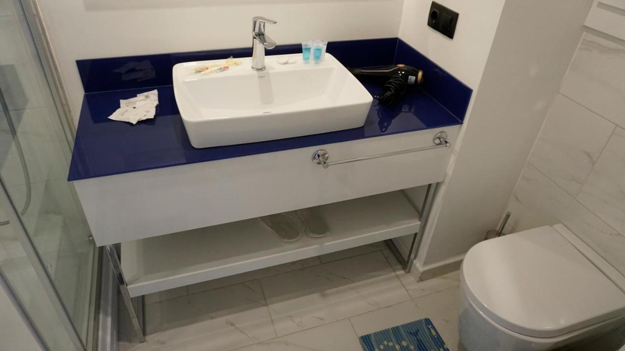 Trip Batumi Aparthotel Екстериор снимка