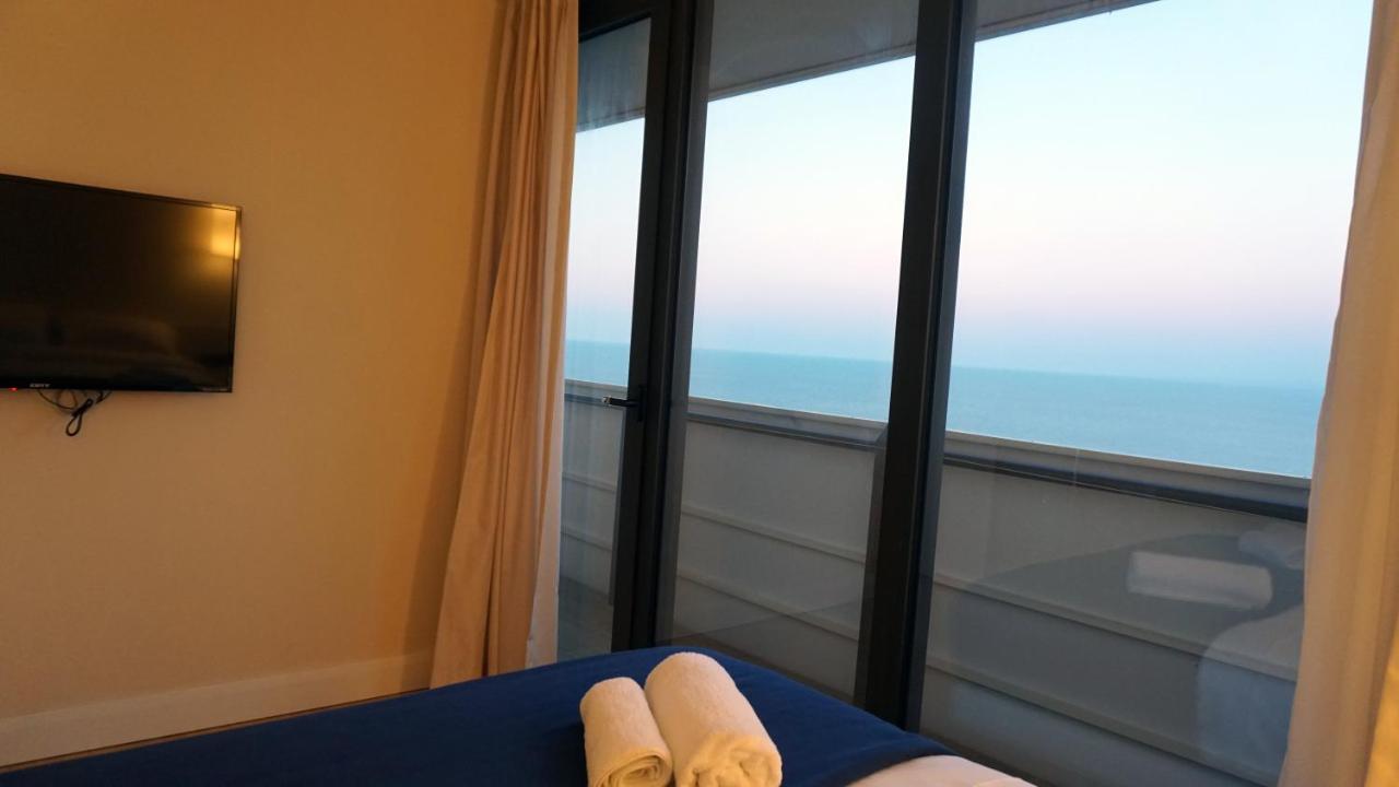 Trip Batumi Aparthotel Екстериор снимка