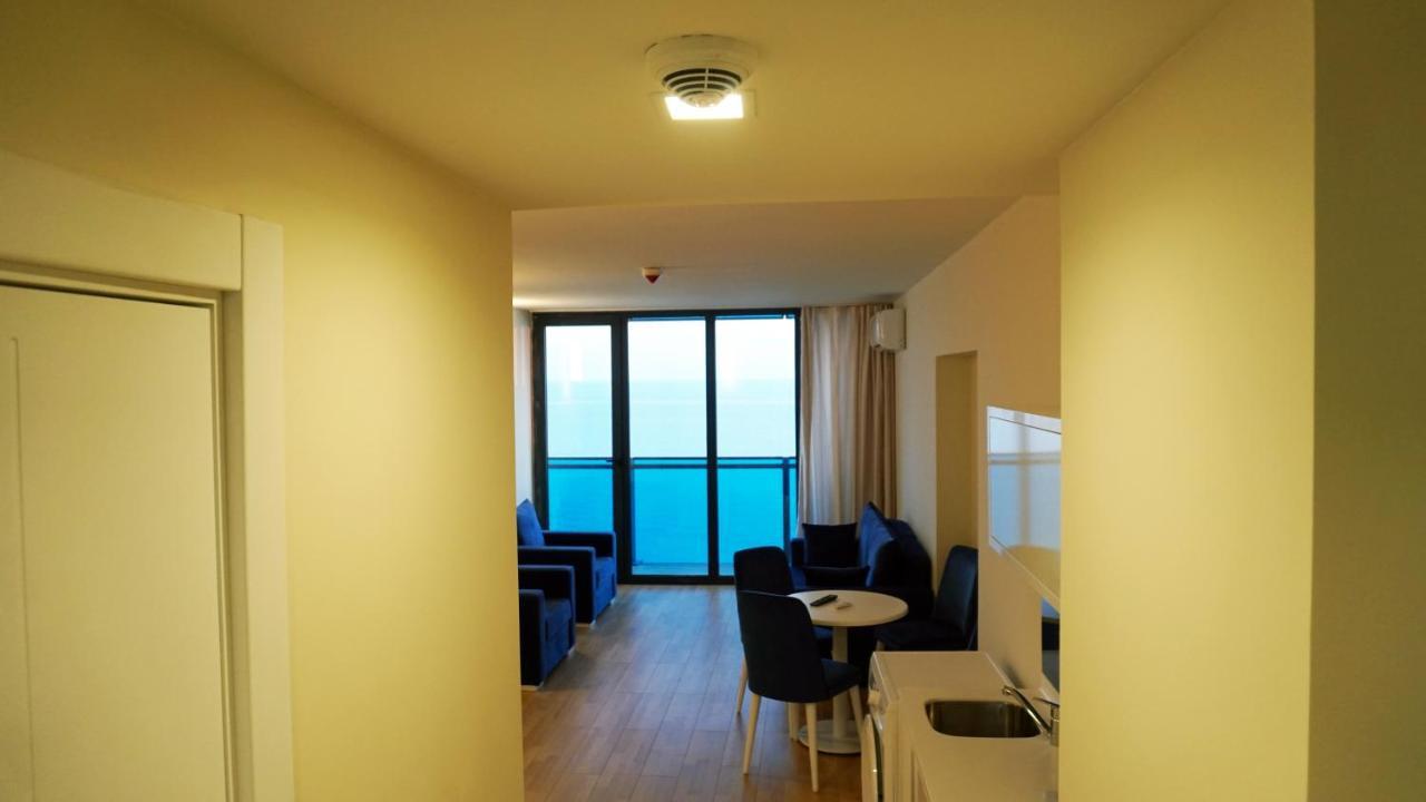 Trip Batumi Aparthotel Екстериор снимка