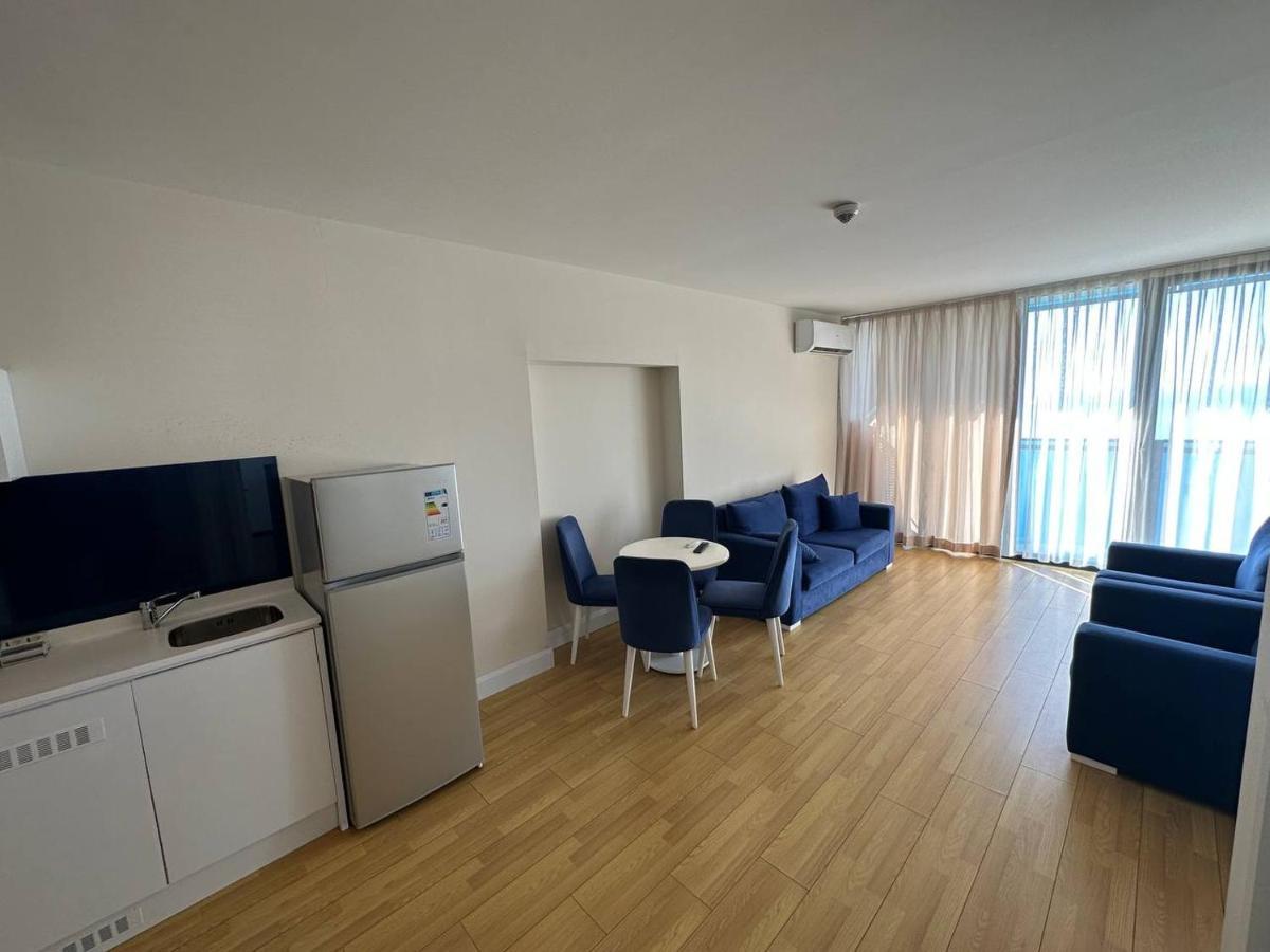 Trip Batumi Aparthotel Екстериор снимка