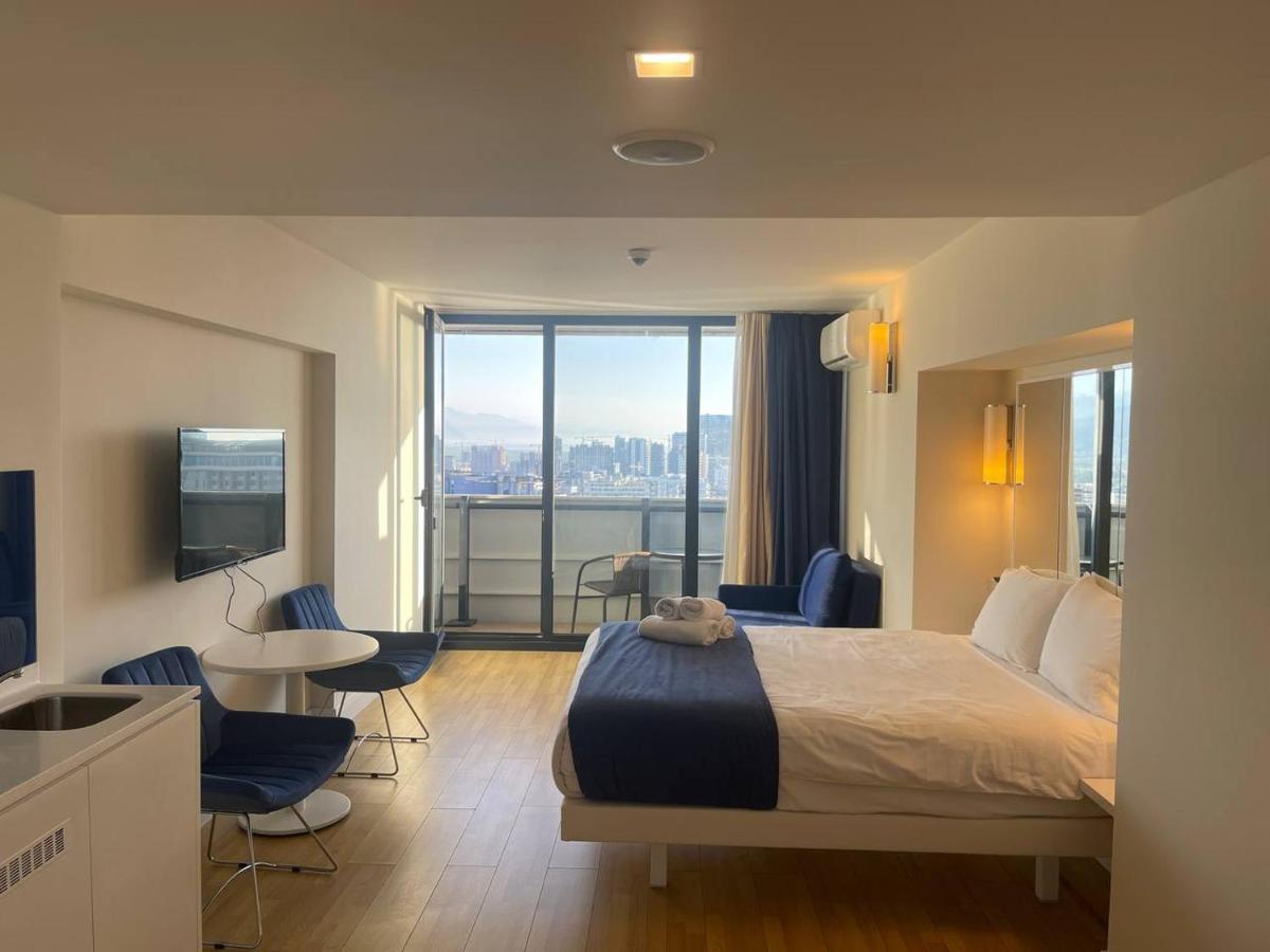 Trip Batumi Aparthotel Екстериор снимка