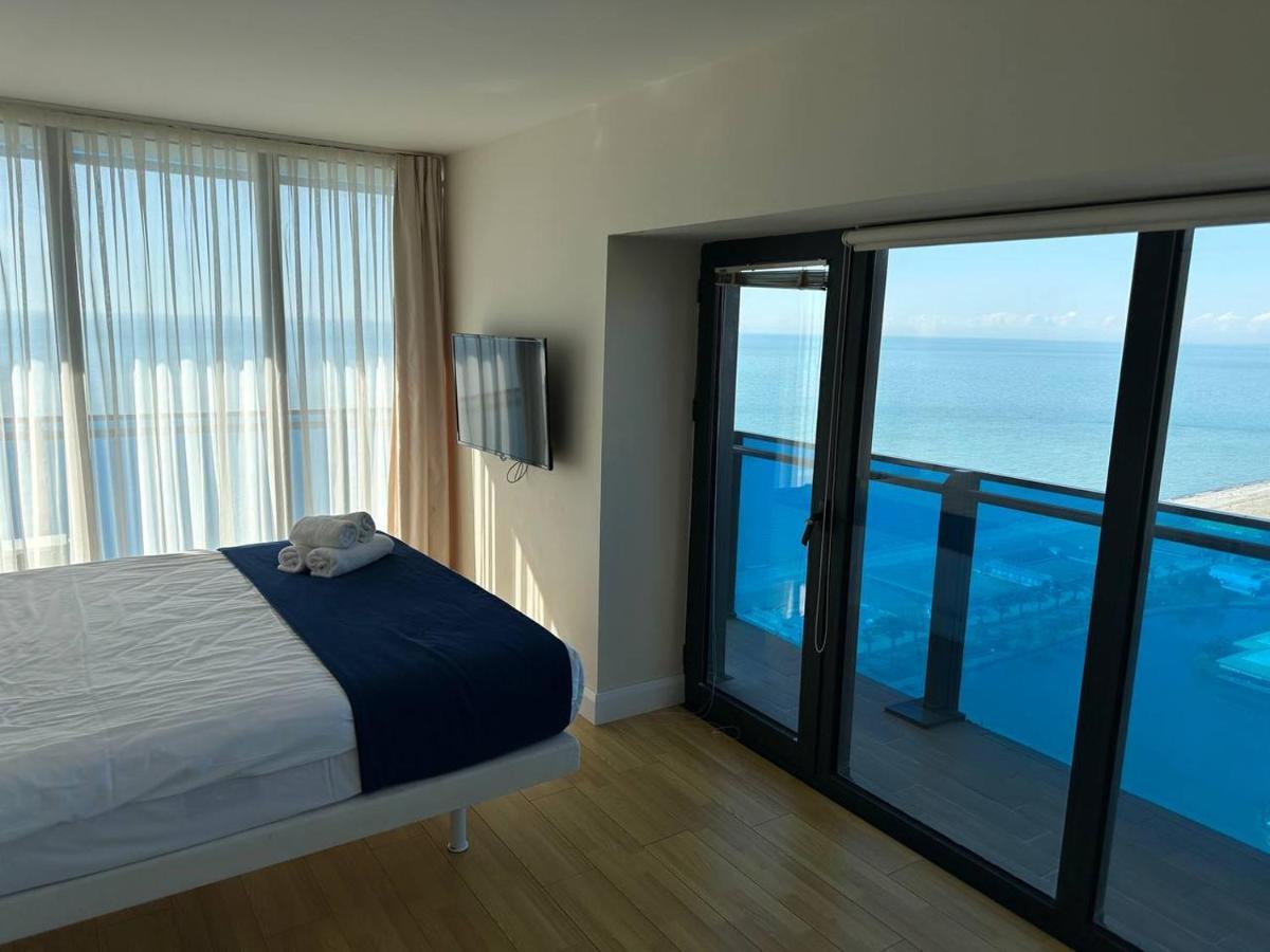 Trip Batumi Aparthotel Екстериор снимка